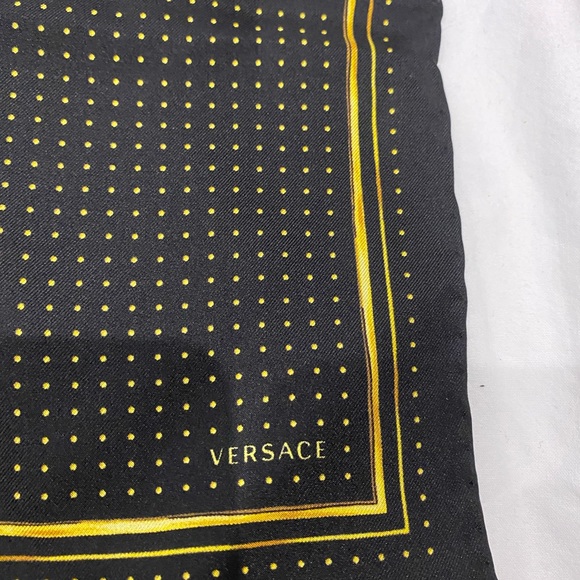 Versace pocket square scarf - Picture 5 of 6